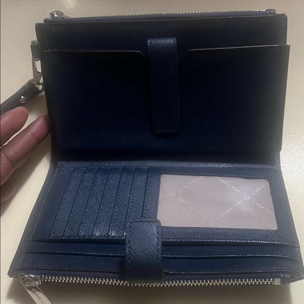 Michael Kors Wallet Wristlet Blue w/silver hardware & MK LINING - Picture 4 of 8